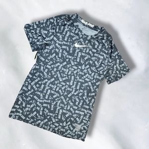 NIKE Pro T-shirt.